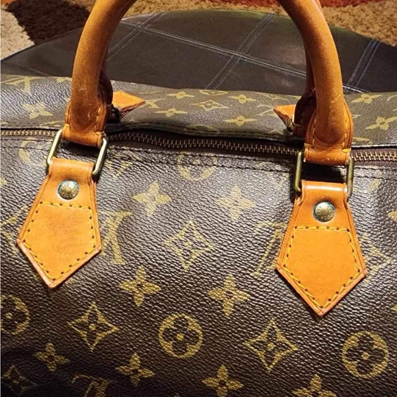 Authentic Louis Vuitton Speedy 35 - Picture 8 of 16